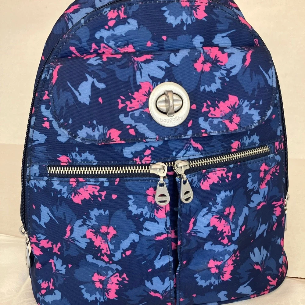 Baggalini backpack - Picture 6 of 6